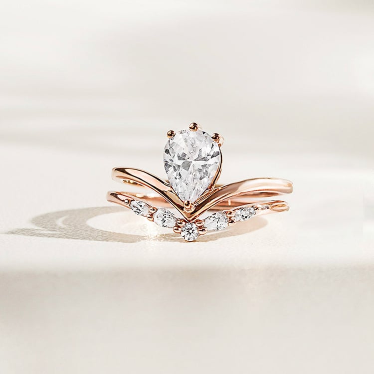 Romantický zásnubní set atypických prstýnků s diamanty 156043