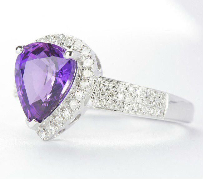 Zlatý prsten s ametystem a diamanty 2426