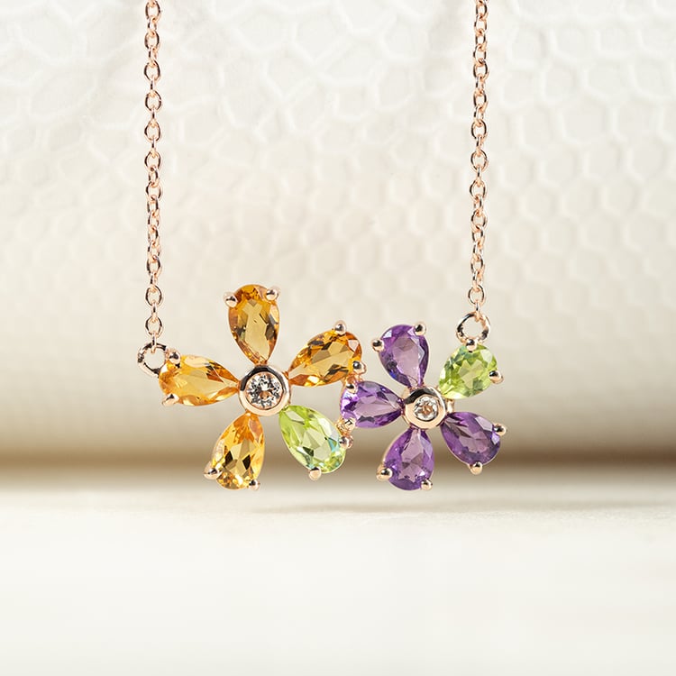 Drahokamové květiny v náhrdelníku Iany 134055