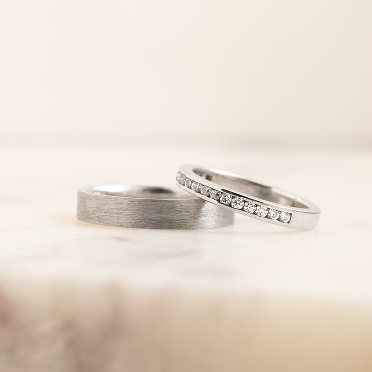 Eternity prsten s lab-grown diamanty a plochý snubní prsten Brilly 138006