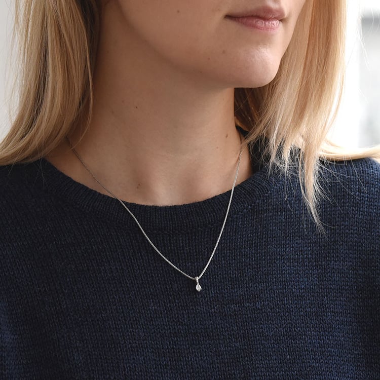 Náhrdelník s diamantem 72931