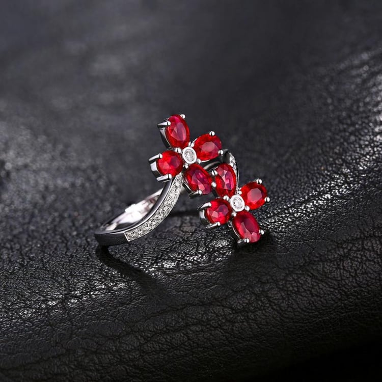 Prsten s květy z rubínů 17129