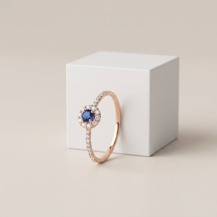 Stříbrný halo prsten s modrým safírem a lab-grown diamanty Lys 171009