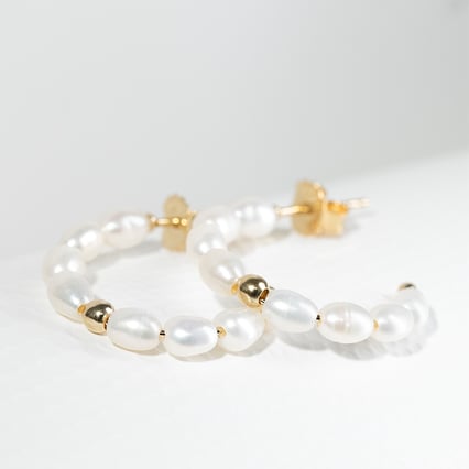 Stříbrné kruhové náušnice s perlami Roxanne