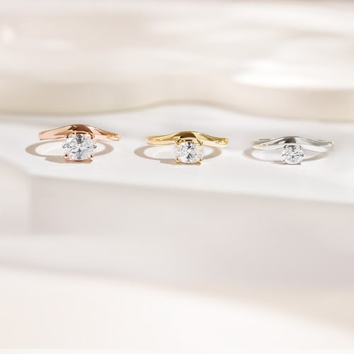Atypický zásnubní prsten s 0.5ct IGI certifikovaným oval diamantem Adina