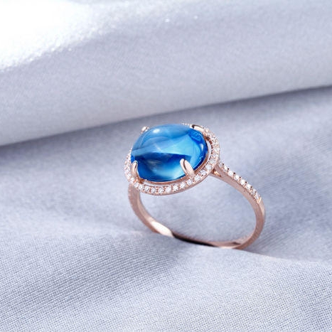 Zlatý topasový prsten s diamanty 2074