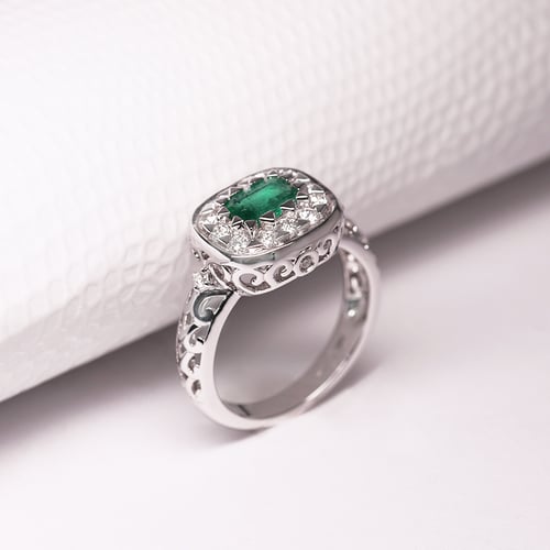 Zlatý prsten s emerald smaragdem a diamanty Mareia