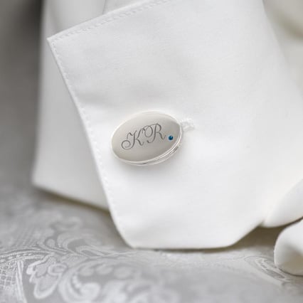 Stříbrné manžetové knoflíčky s gravírem a modrými diamanty Rigel