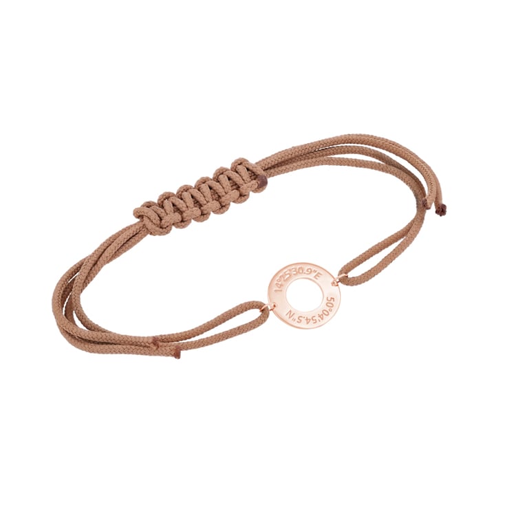 Stříbrný pánský šňůrkový náramek s gravírem souřadnic Conan 112367