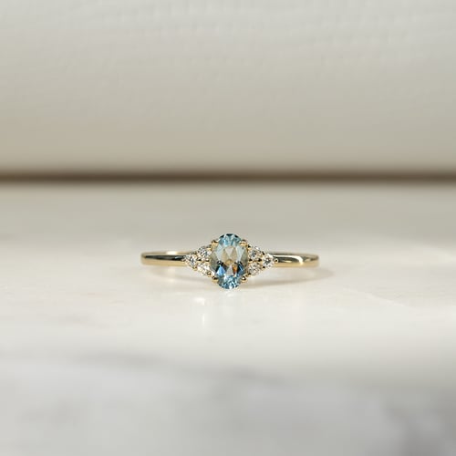 Elegantní prsten s akvamarínem a diamanty Sheldo