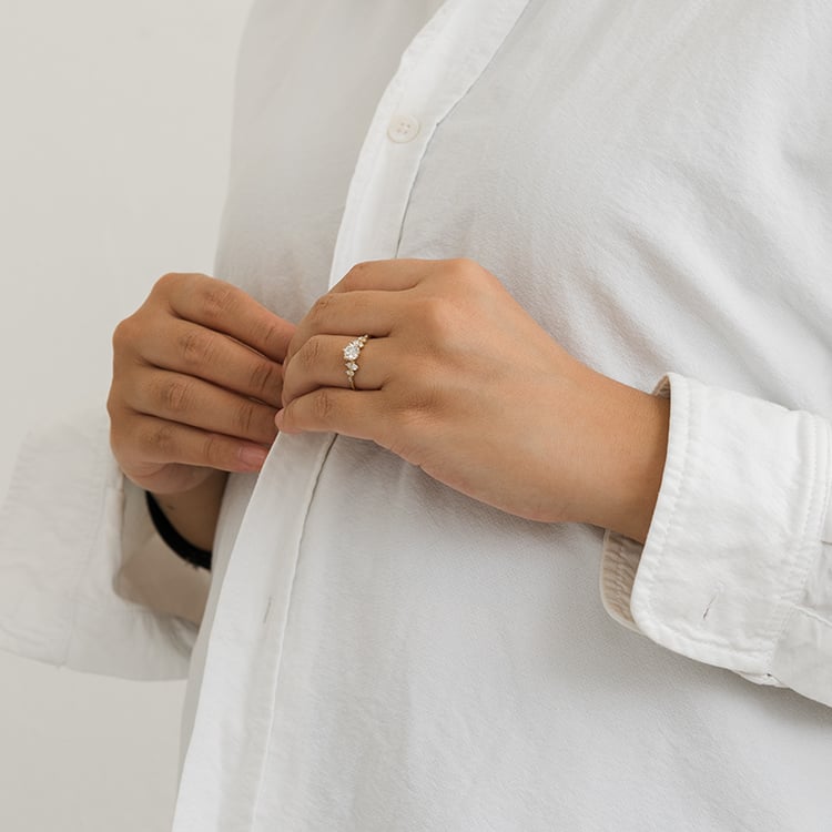 Stříbrný zásnubní prsten s moissanity Olha 165979