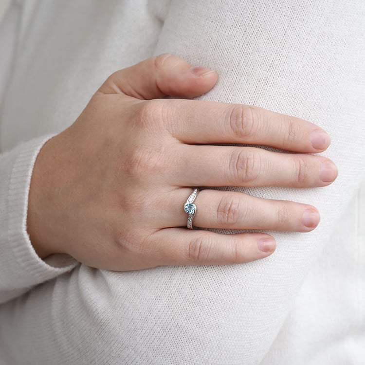 Zásnubní prsten se švýcarským topazem 88621