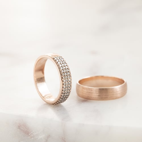 Zlatý eternity prsten plný diamantů Muttial