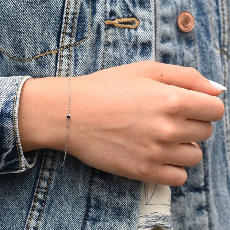 Stříbrný minimalistický náramek s černým diamantem Bonato 103238