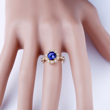 Rozkošný zlatý prsten ve tvaru květiny 3657