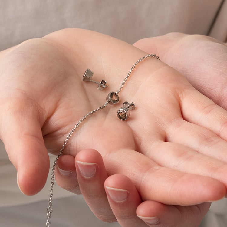 Stříbrné bezel náušnice se záhnědou Wetty 122383