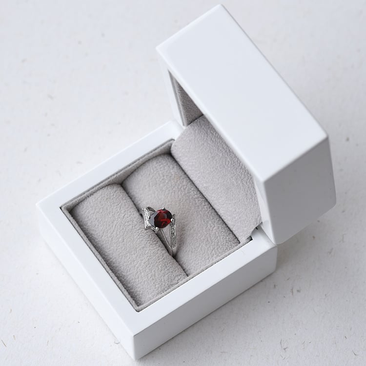 Zlatý diamantový prsten 69263