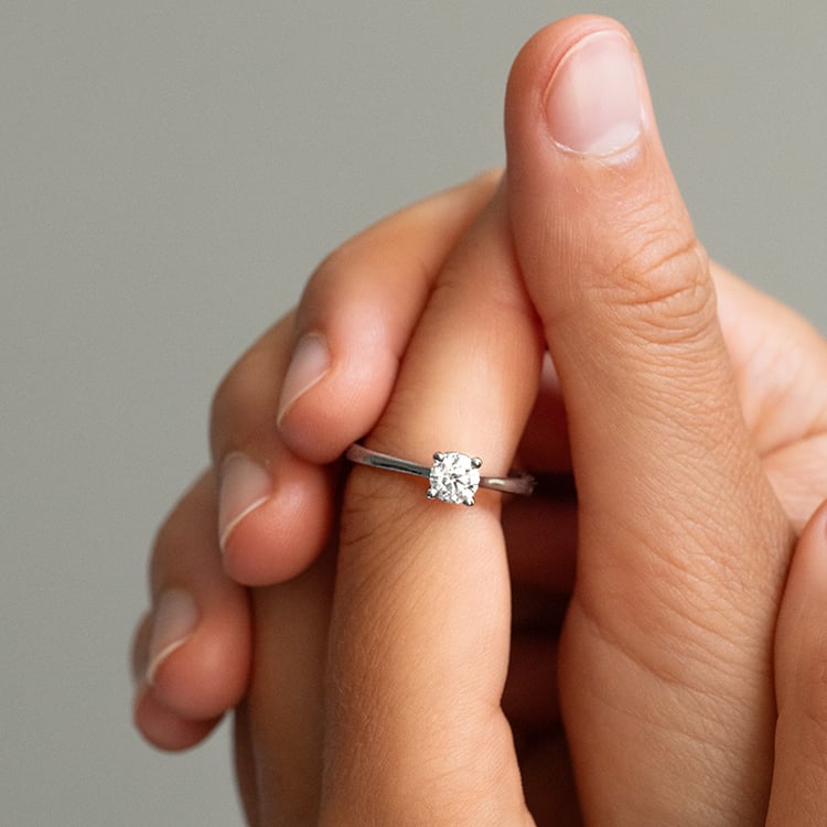 Zásnubní prsten se srdíčkem a diamantem Lenal 144621