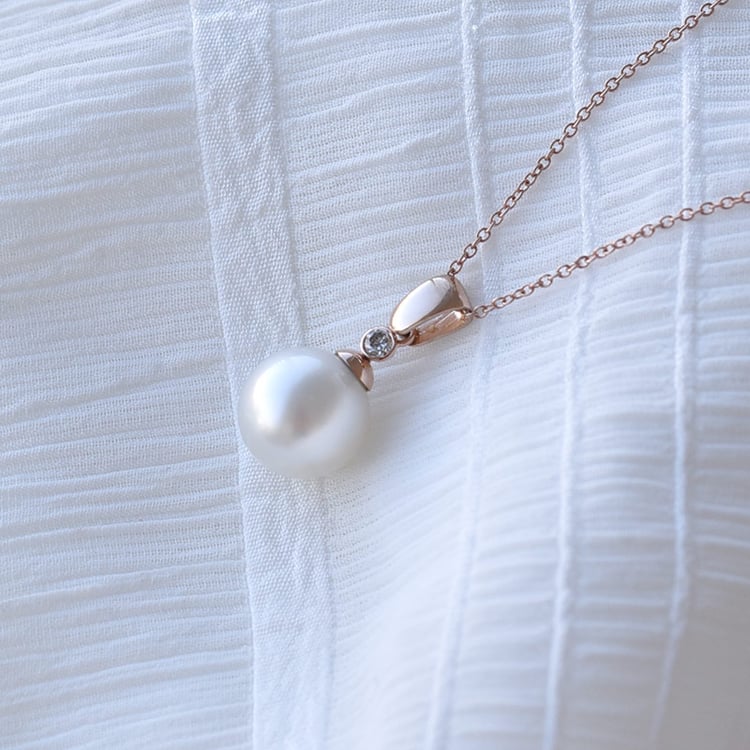 Náhrdelník s diamantem 71185