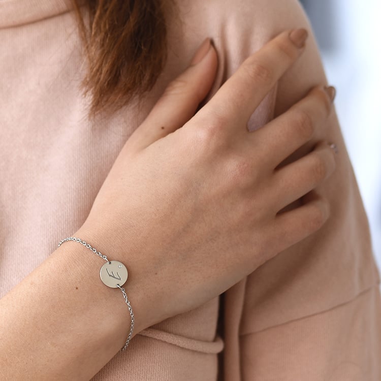 Náramek s diamantem a s gravírem písmene 61726