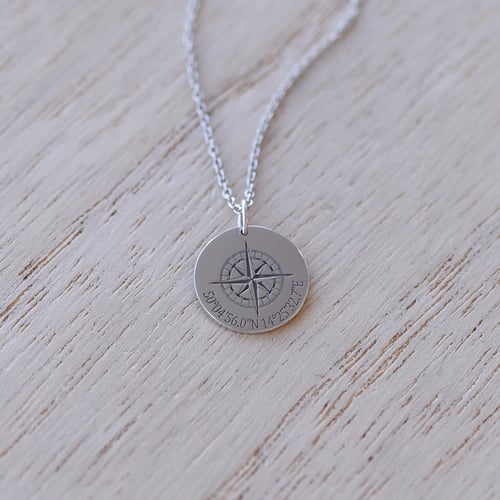 Zlatý přívěsek s gravírem souřadnic dle vlastního výběru Naira