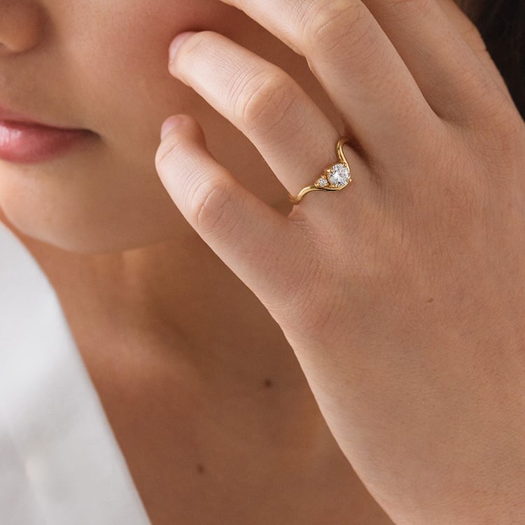 Prsten s round diamantem 154972