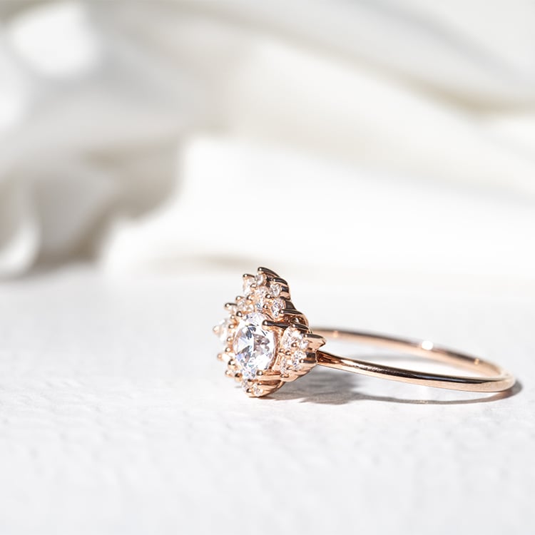 Atypický zásnubní cluster prsten s lab-grown diamanty Moore 128773