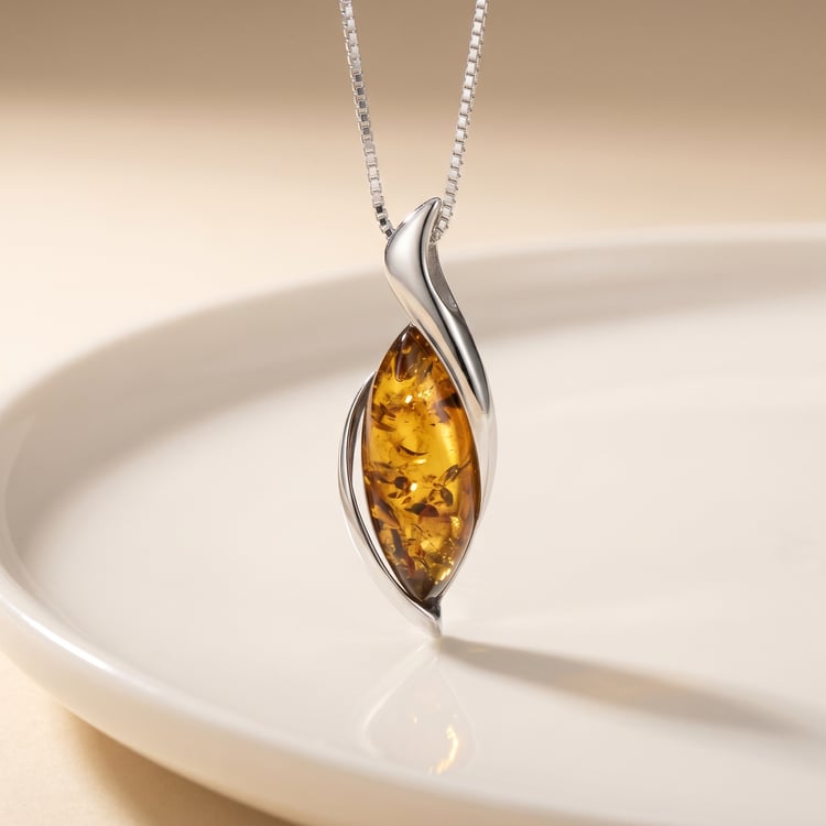 Stříbrný přívěsek s jantarem Lara 166737