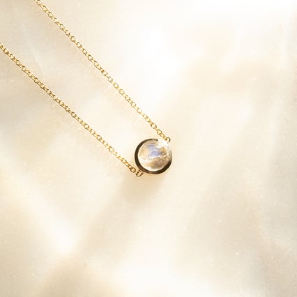 Zlatý náramek s měsíčním kamenem Tanwen