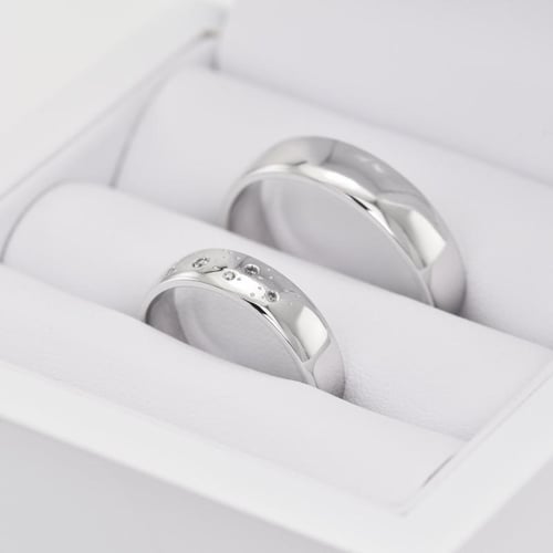 Platinové snubní prsteny s diamanty Erich