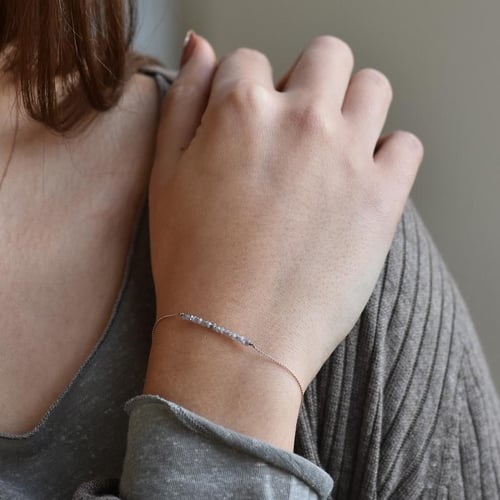 Zlatý náramek s růžovými nebroušenými diamanty Benaty