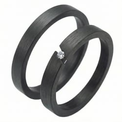 Ploché karbonové snubní prsteny s diamantem Jammu