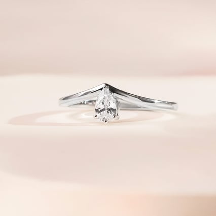 Vykrojený zásnubní prsten s pear diamantem Ingrid