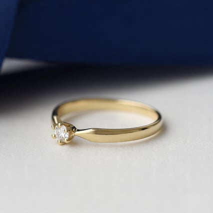 Zásnubní prsten s diamantem Delzi