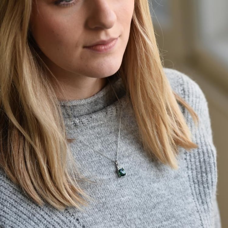 Náhrdelník se smaragdem 37547