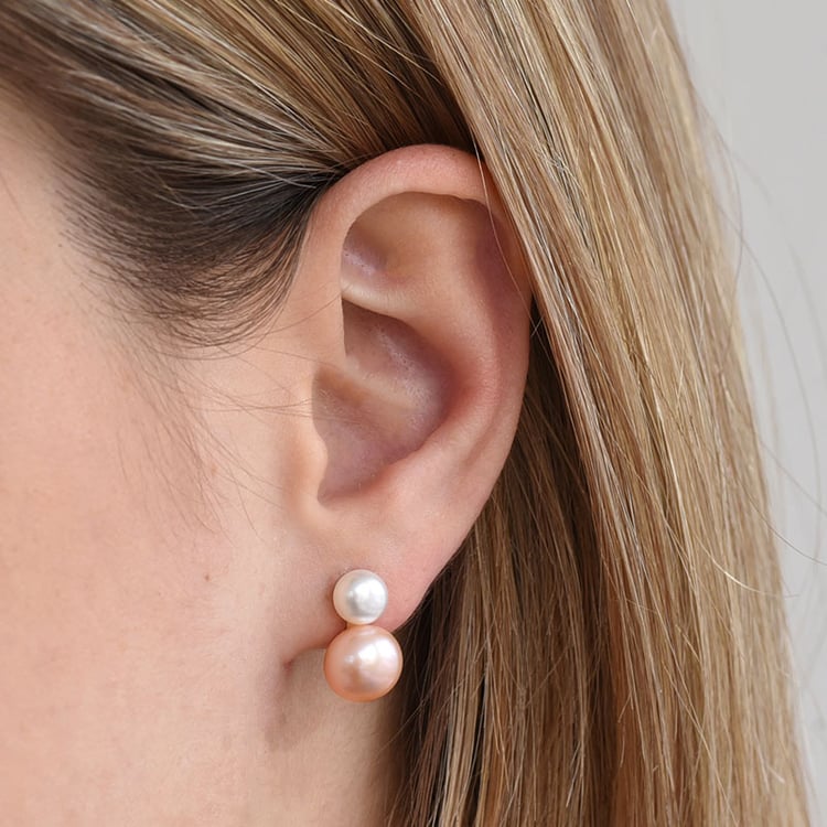 Náušnice s bílými a broskvovými perlami ze stříbra 83239