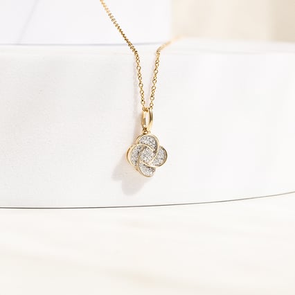 Diamantový přívěsek ve tvaru květu Alde