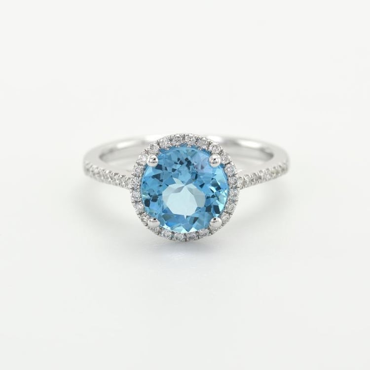 Topaz ve zlatém prstenu 7653