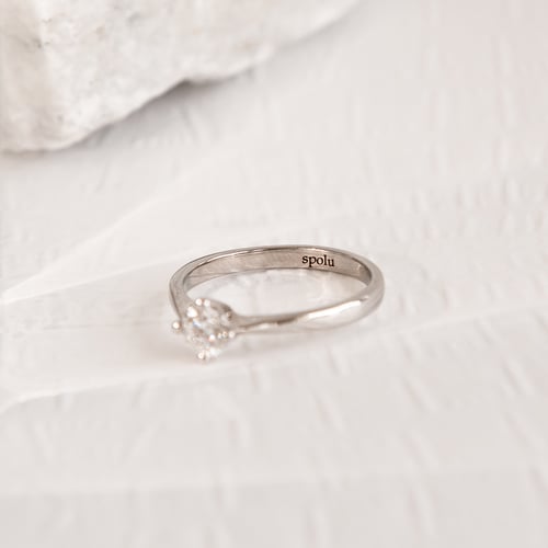 Zásnubní prsten s diamantem Mahiya