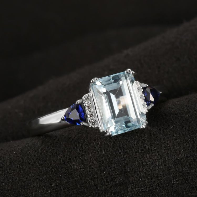 Prsten s drahokamy 21698