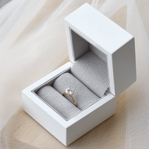 Zásnubní prsten s moissanitem a diamantem Hleene