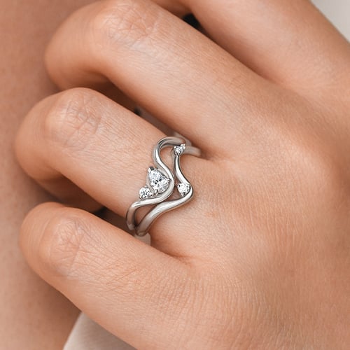 Romantický zásnubní set atypických prstýnků s diamanty Susan