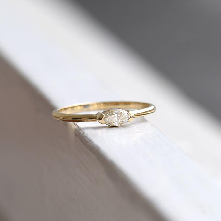 Zlatý prsten s certifikovaným diamantem 100299