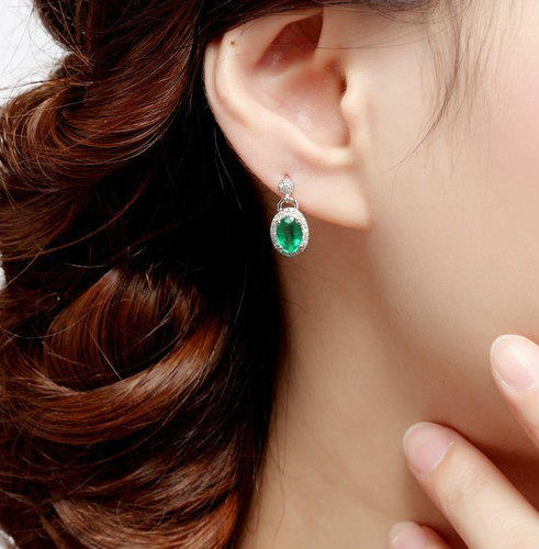 Smaragdy a diamanty ve zlatých náušnicích 5107