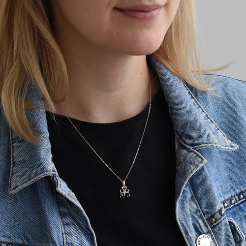 Přívěsek ve znamení Vah se safíry a diamanty Balanza
