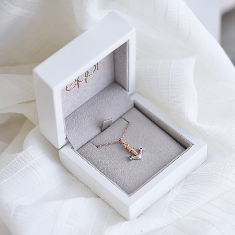 Stříbrný přívěsek kotva s lab-grown diamanty Anchor 104284