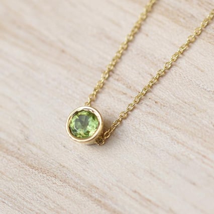 Zlatý náramek s olivínem Arleth