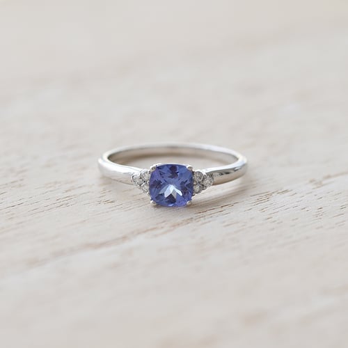 Zlatý prsten s tanzanitem a diamanty Essa