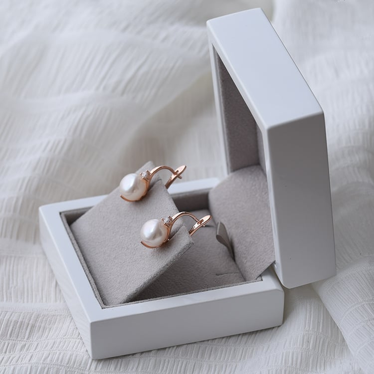 Visací náušnice s perlou a zirkonem 65328