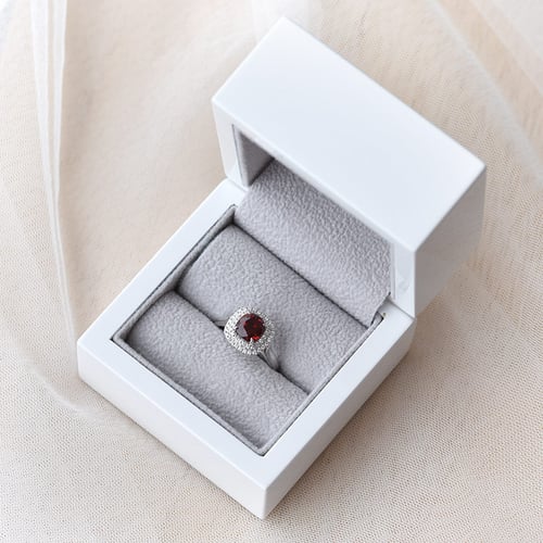 Luxusní zlatý prsten se spinelem a diamanty Charmaine